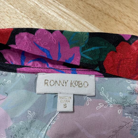 Ronny Kobo NWT Eden Floral Top Size S Chiffon Neck Tie Button Cuff Pleated Waist - Picture 5 of 13